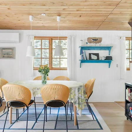 3685-nexo-tangvej-8-a * Neksø